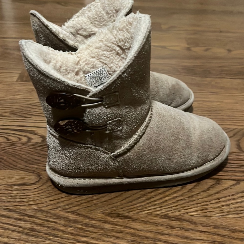 Bear paw tan boots